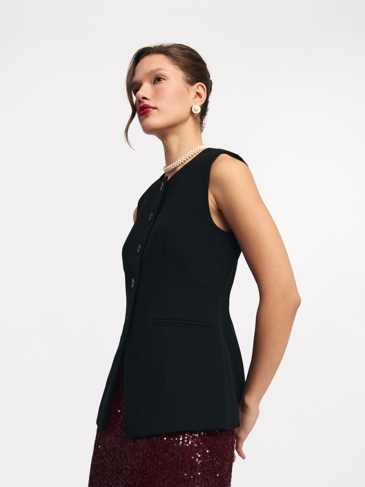 Классический жилет на пуговицах