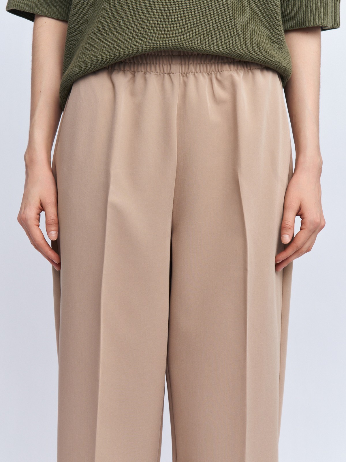 Брюки-джоггеры на резинке со стрелками