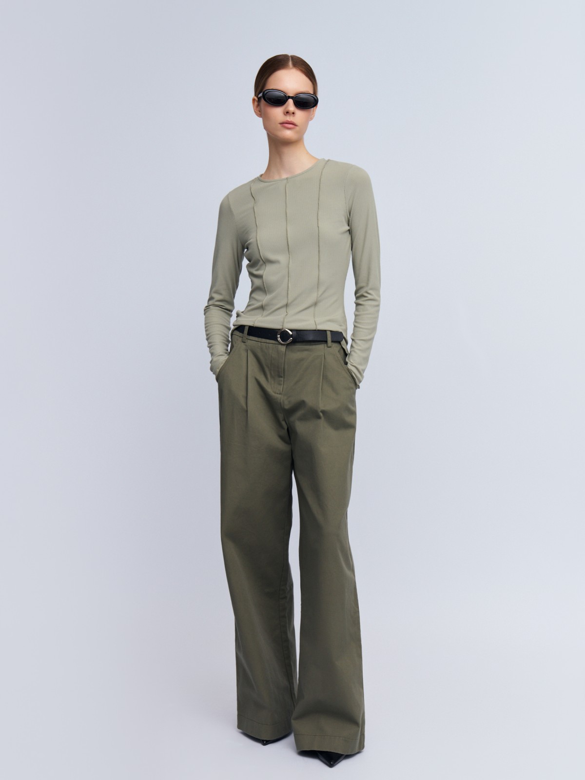 Трикотажный лонгслив с акцентными швами