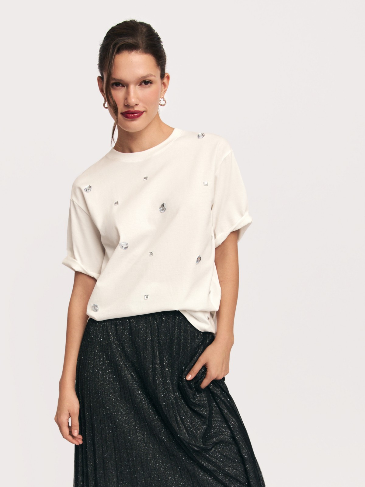 Футболка из хлопка со стразами