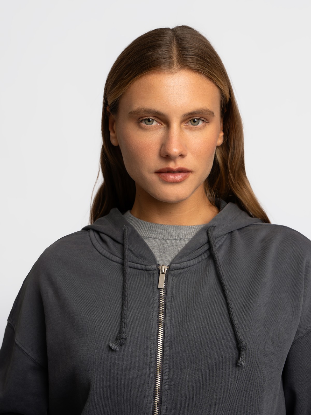 Толстовка на молнии с капюшоном