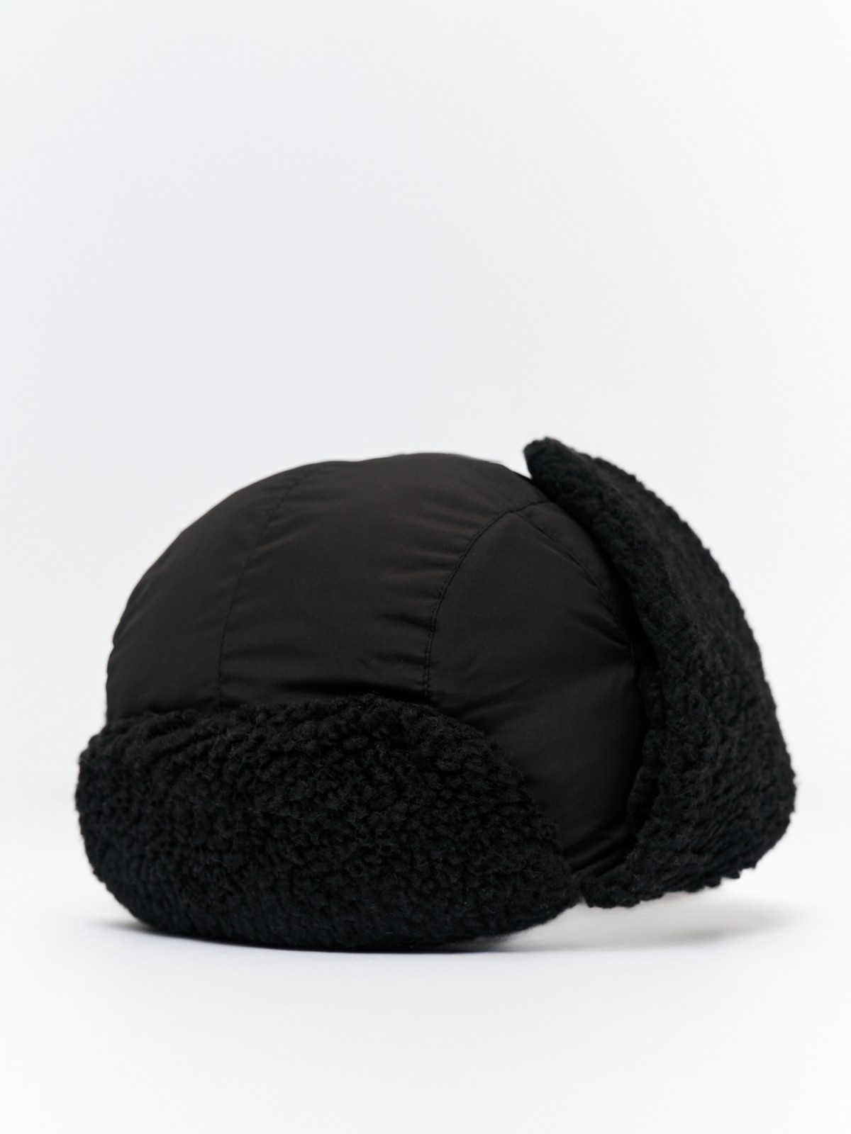 Тёплая шапка-ушанка на синтепоне