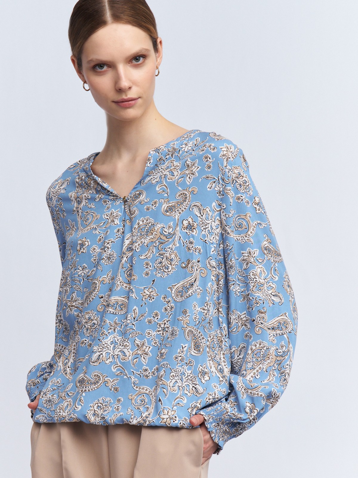 Блузка из вискозы на резинке с принтом