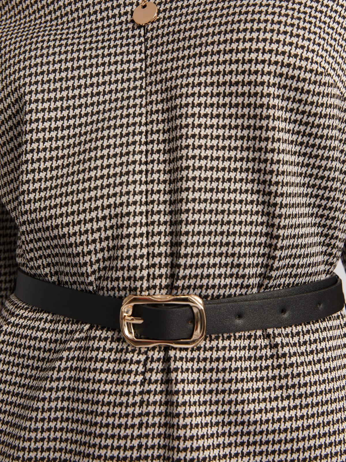 Трикотажное платье миди в клетку на молнии с ремнём