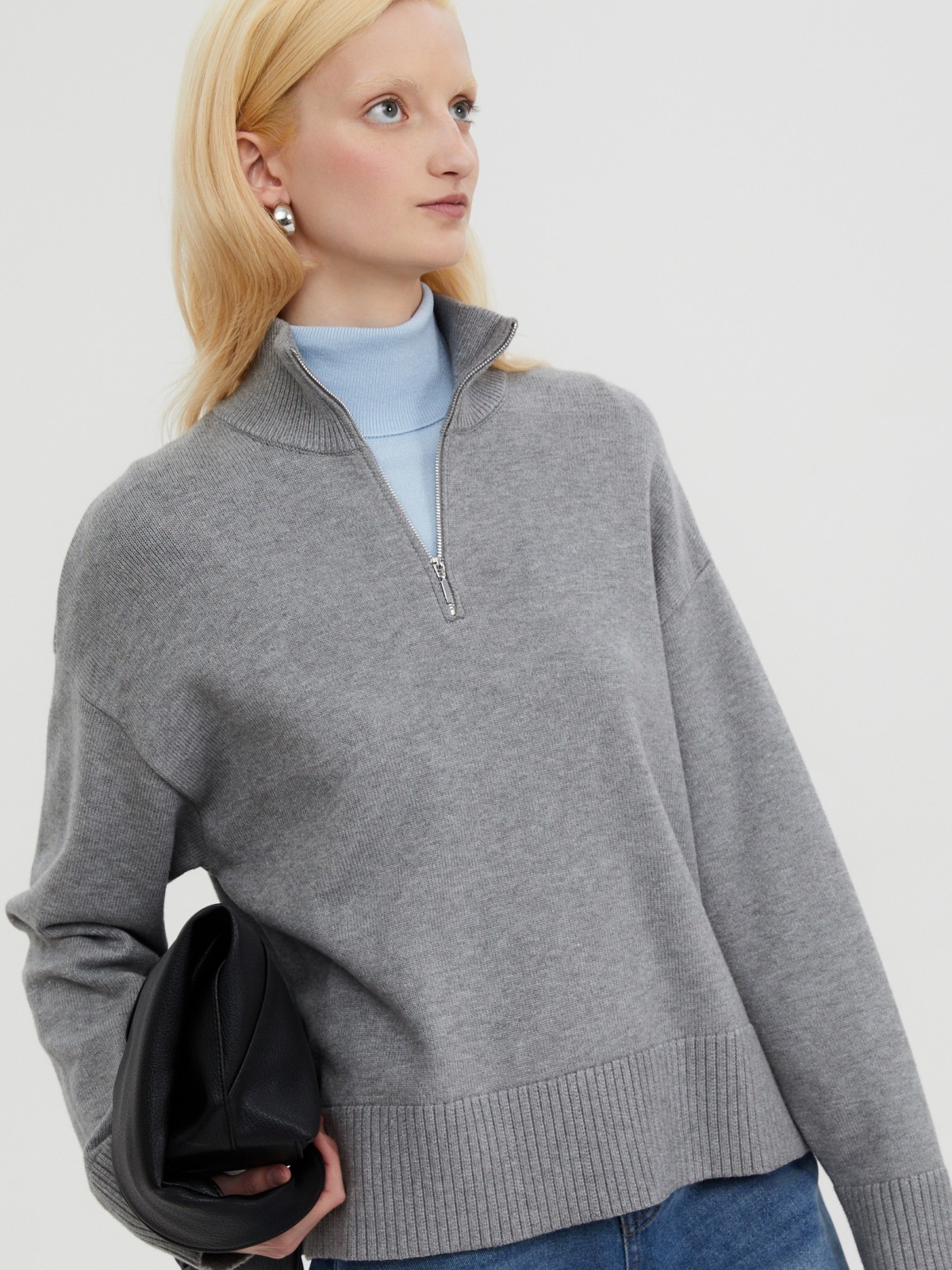 Вязаный свитер с горлом на молнии