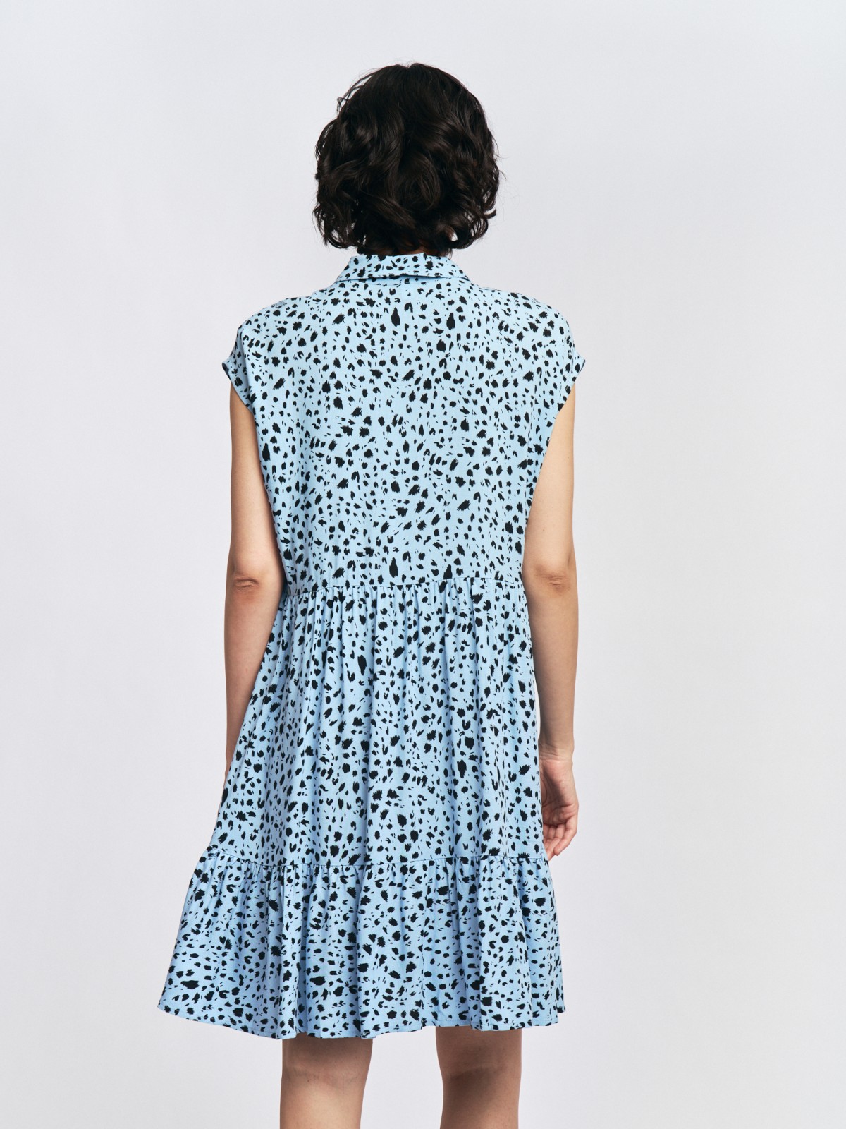 Ярусное платье-рубашка из вискозы с коротким рукавом