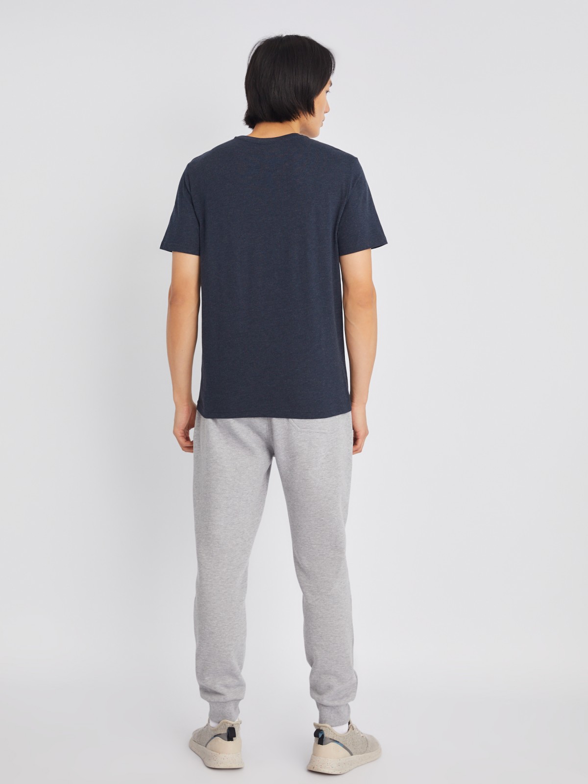 Трикотажная футболка с круглым вырезом