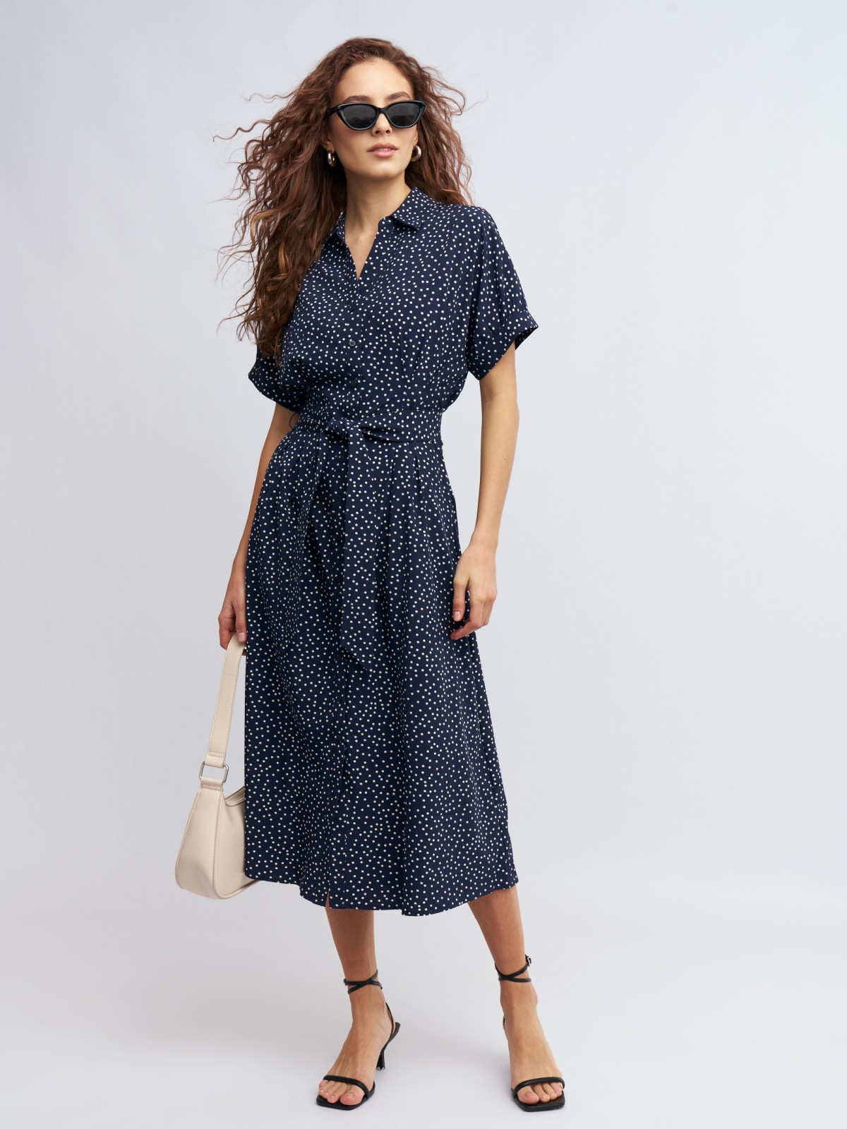 Платье-рубашка с акцентными короткими рукавами