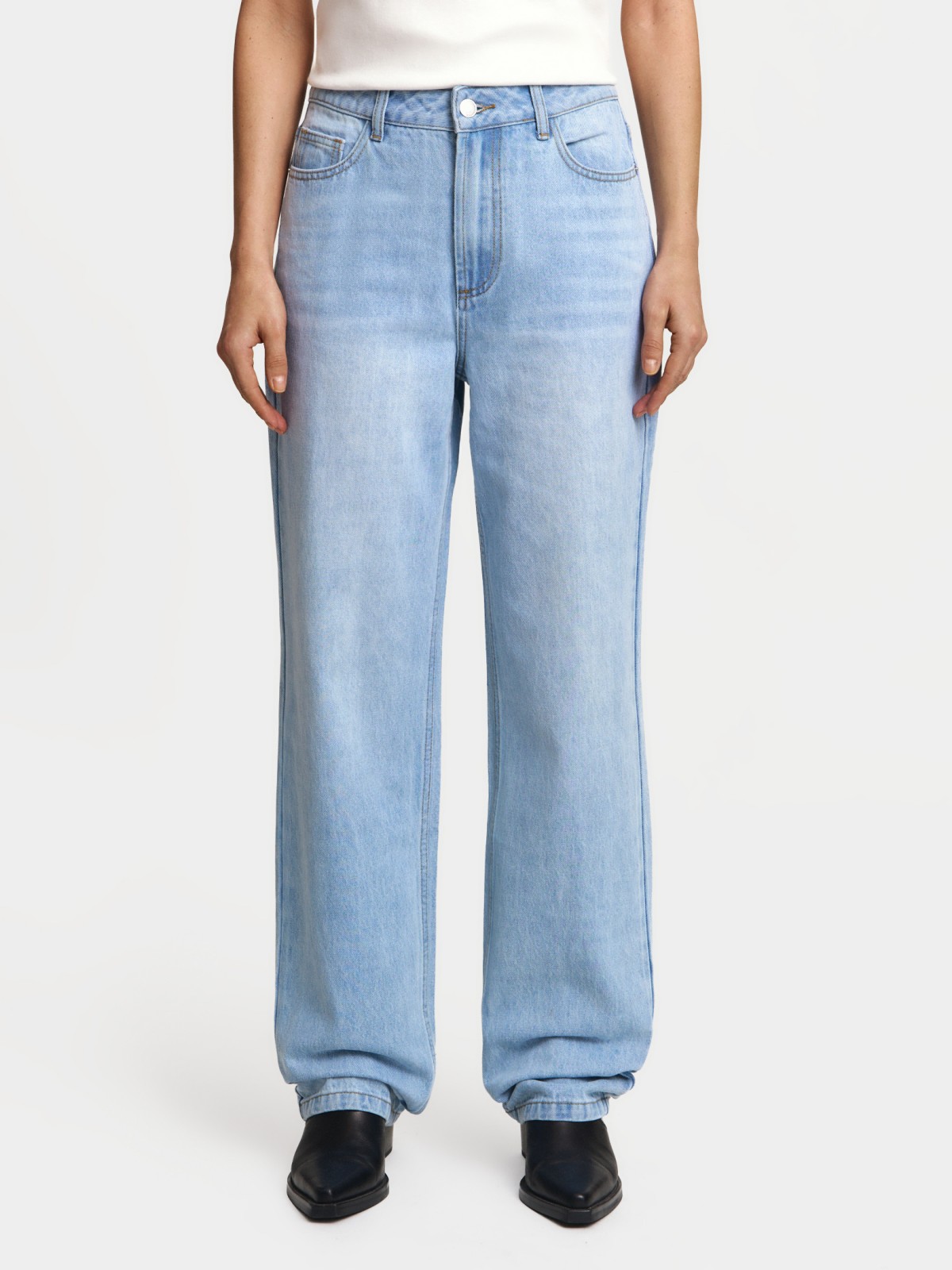 Джинсы прямого силуэта с высокой посадкой