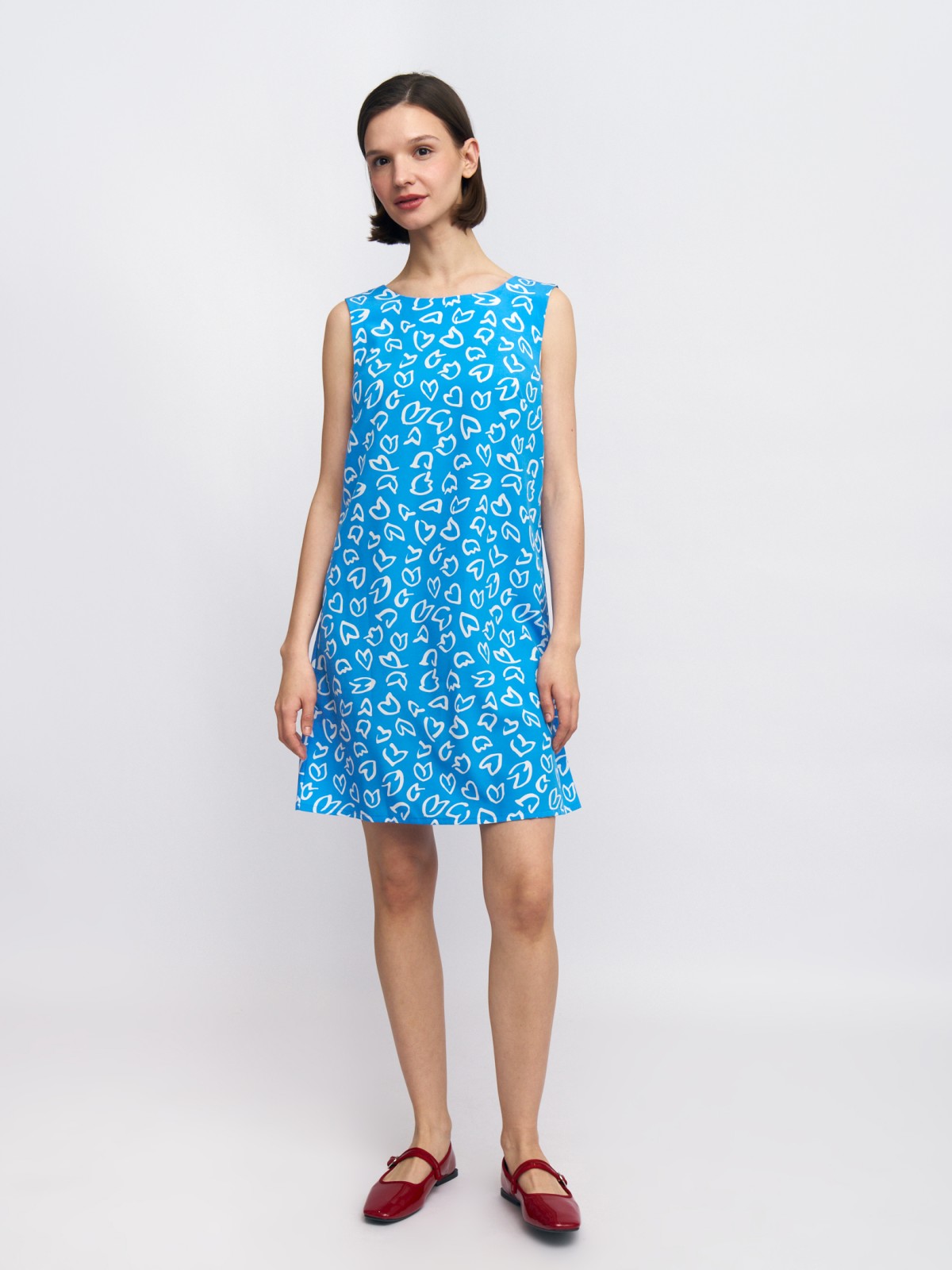 Платье мини без рукавов с вырезом на спине