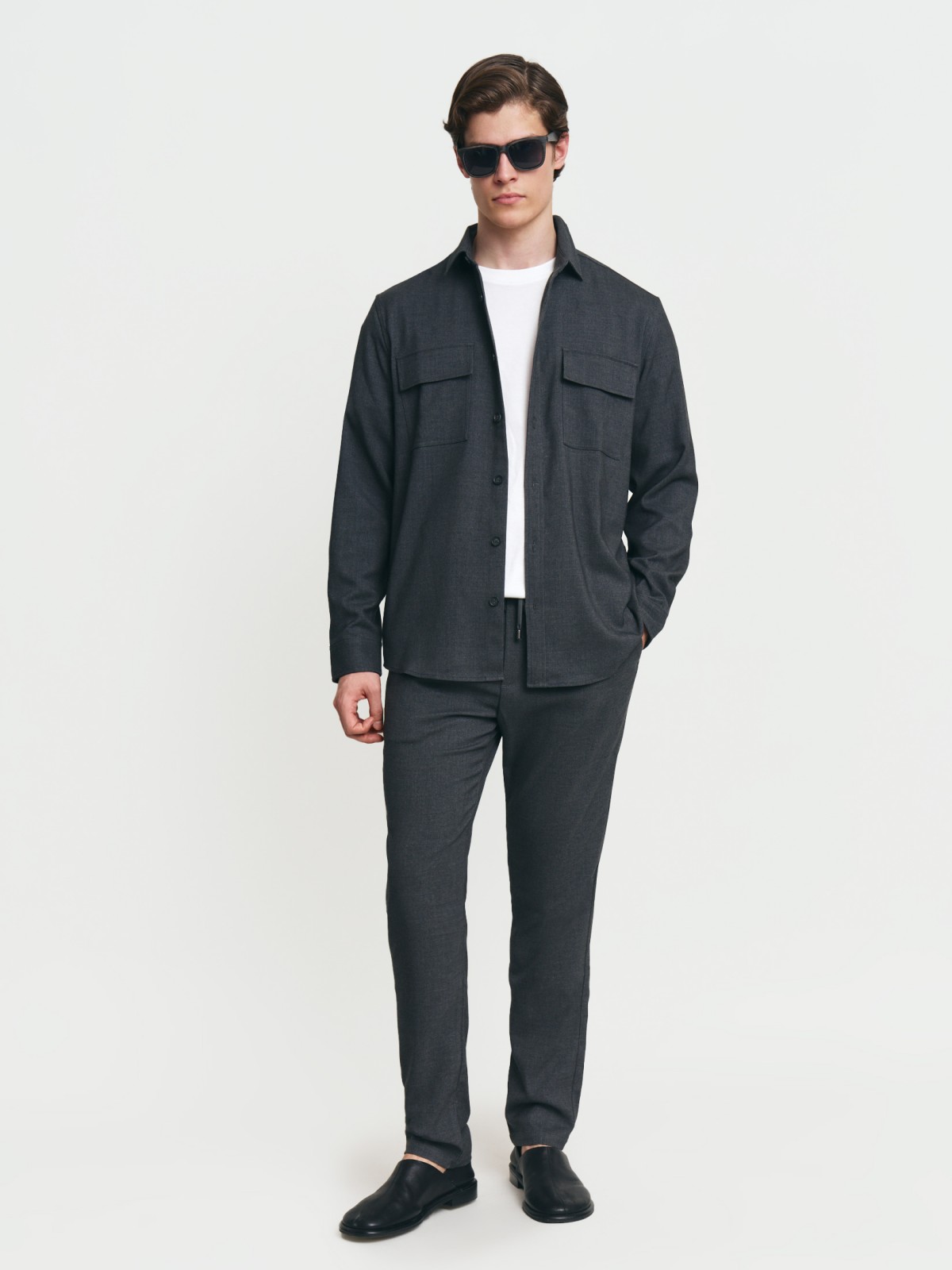 Брюки силуэта Tapered на резинке с кулиской