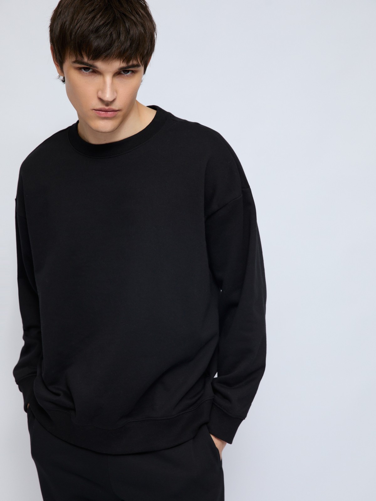 Однотонный оверсайз свитшот с длинным рукавом