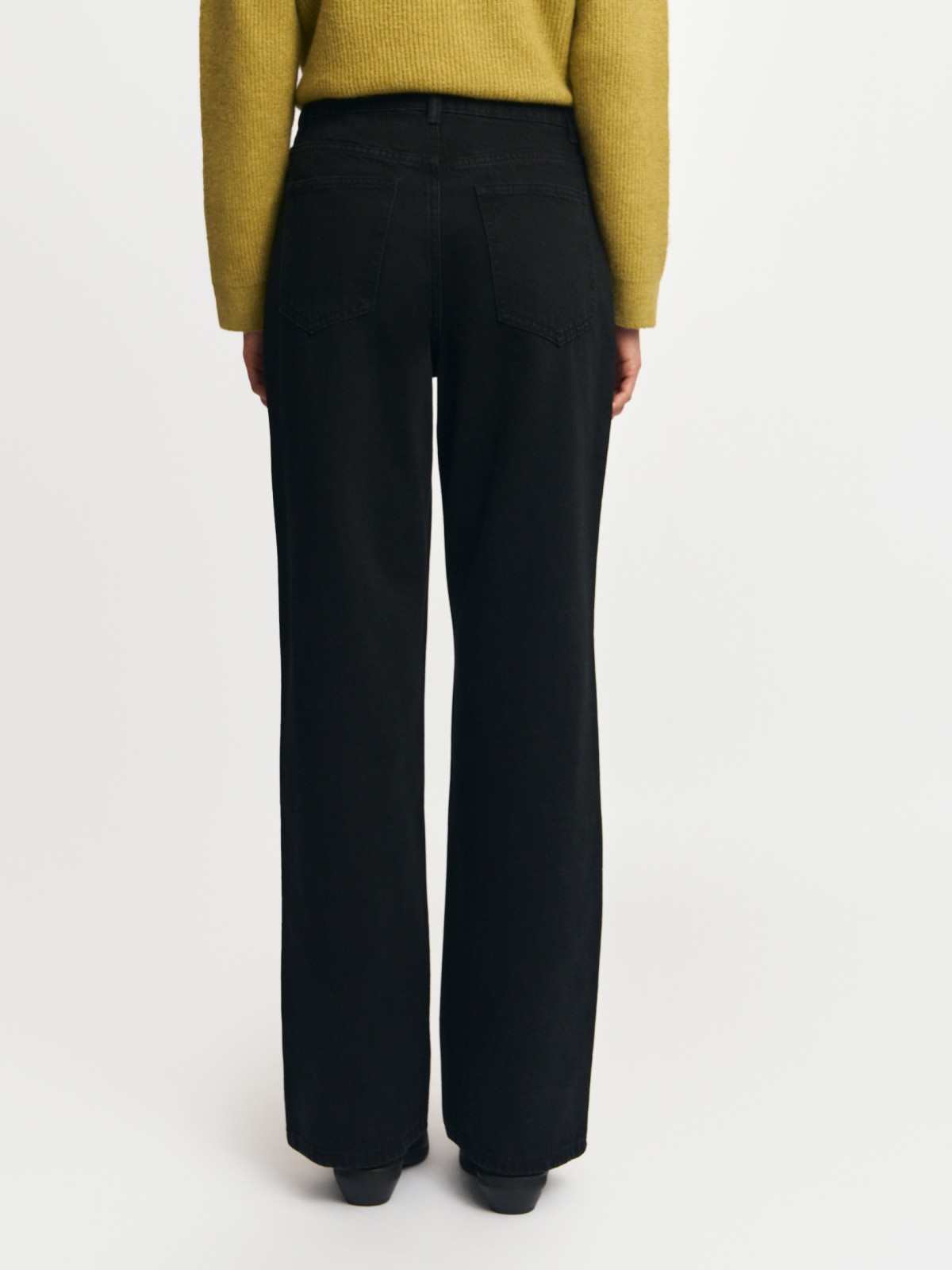 Джинсы прямого силуэта с высокой посадкой