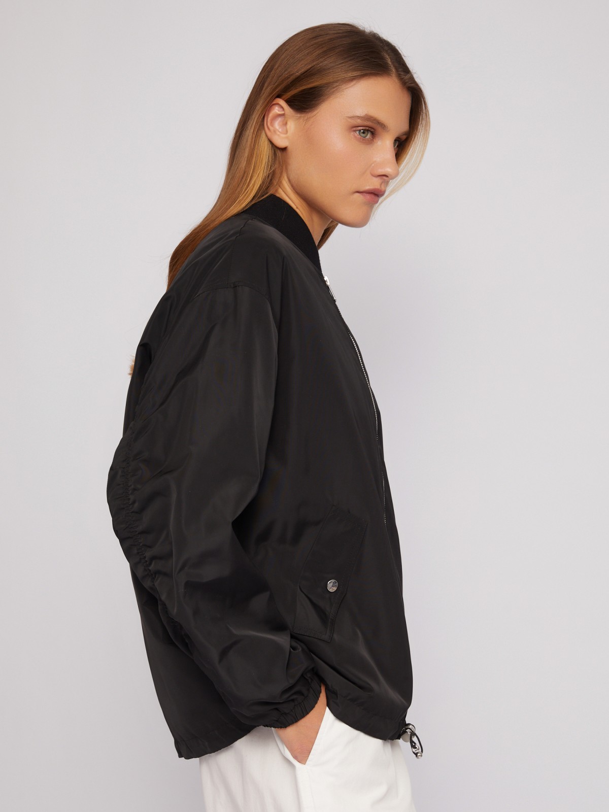 Лёгкая куртка-бомбер на молнии zolla 024215639194, цвет черный, размер XS - фото 4