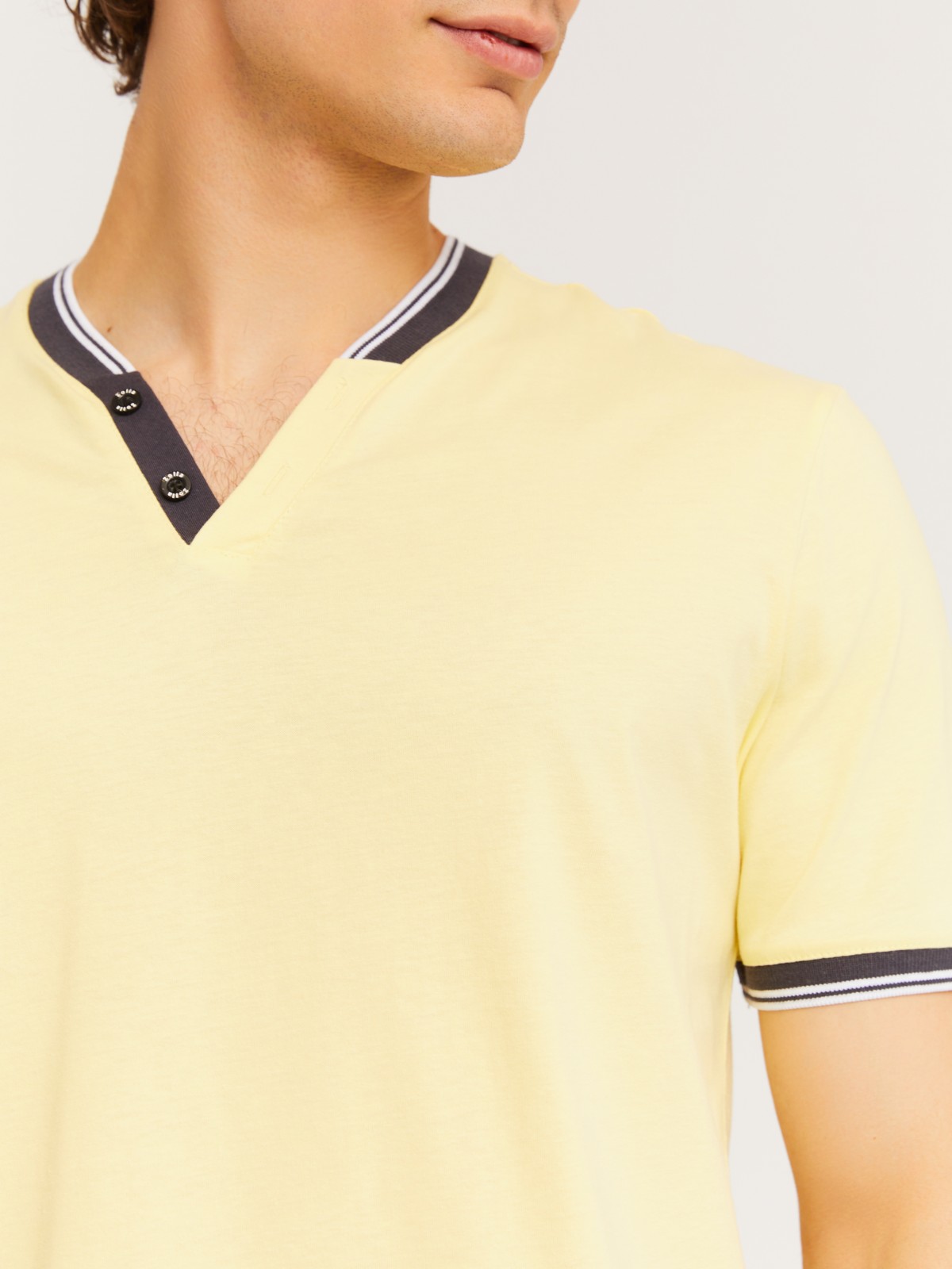 Футболка хенли из хлопка с коротким рукавом