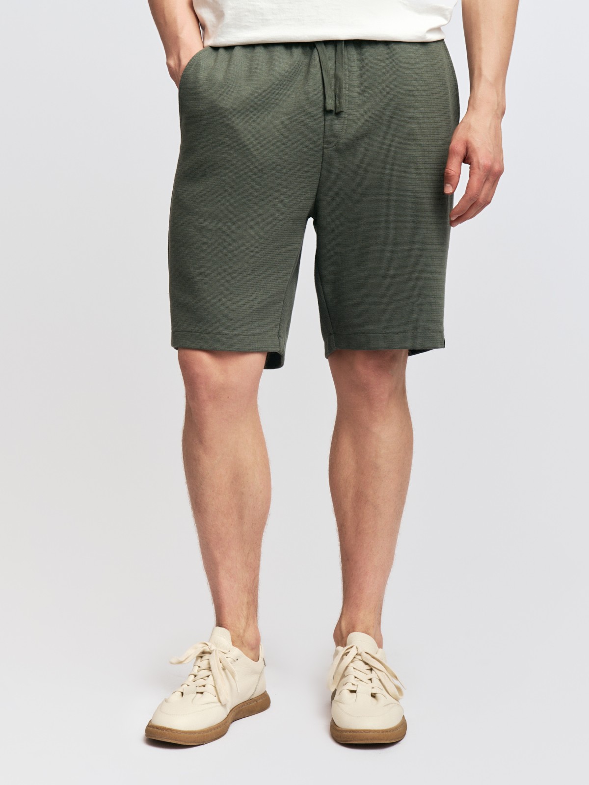 Трикотажные шорты на резинке