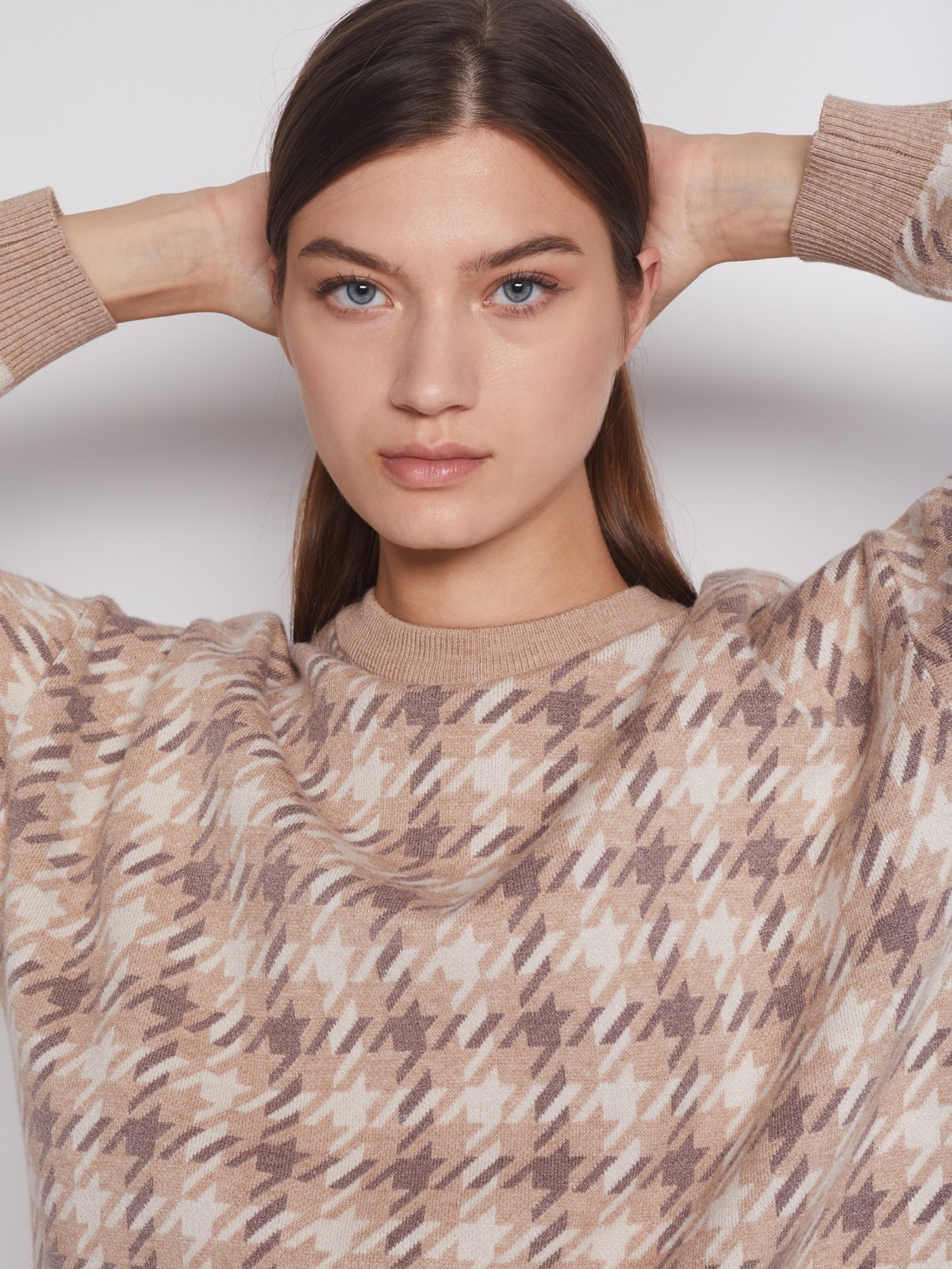 Джемпер с узором в клетку