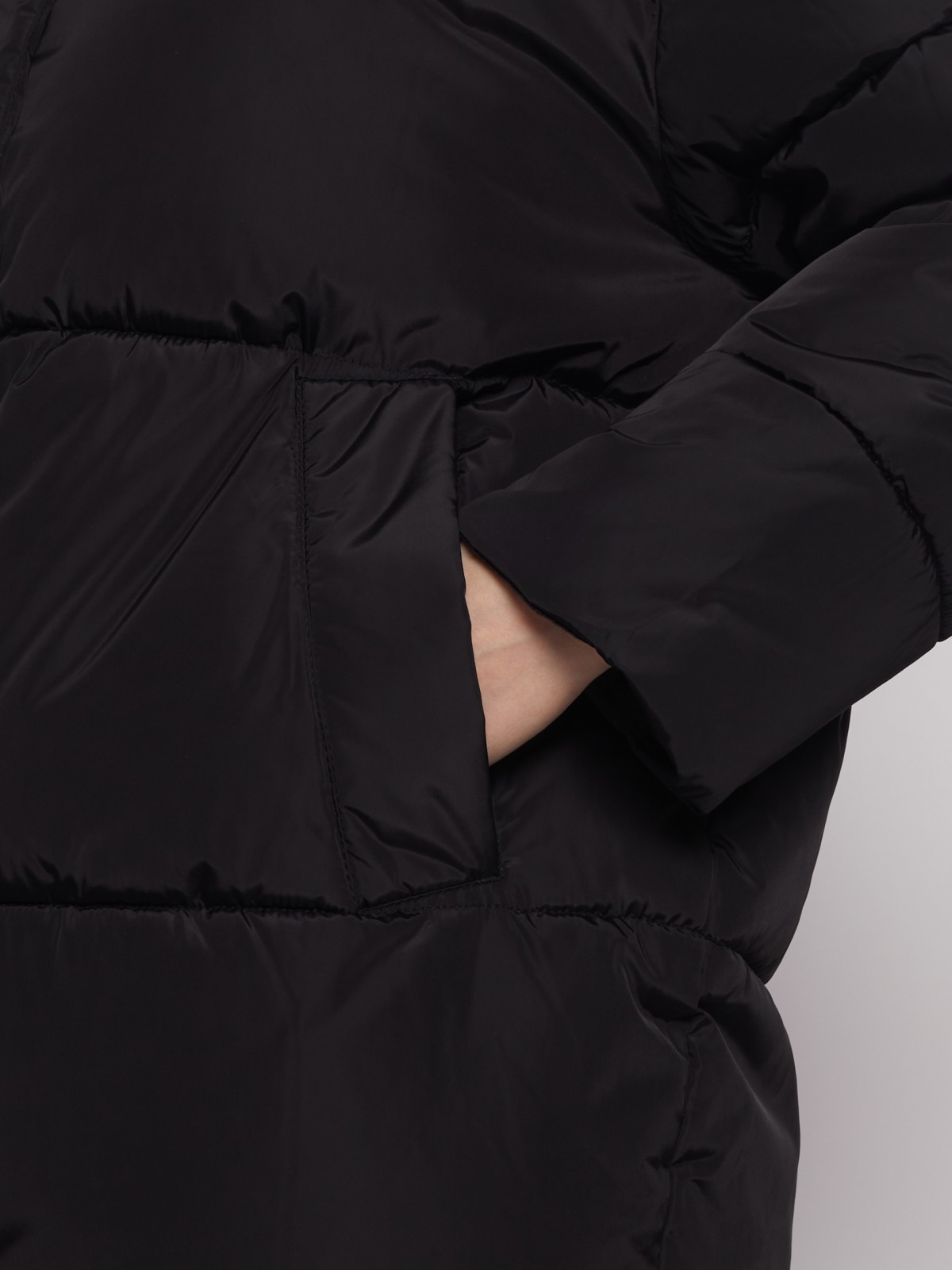 Тёплая оверсайз куртка с воротником zolla 02312512J084, цвет черный, размер XS - фото 6