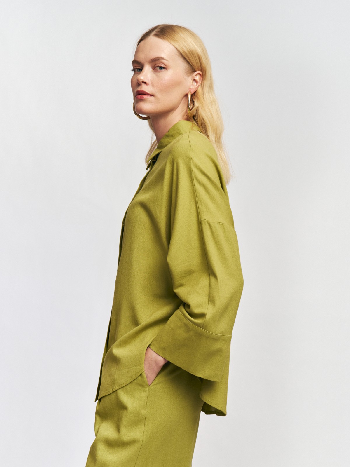 Льняная рубашка с укороченным рукавом