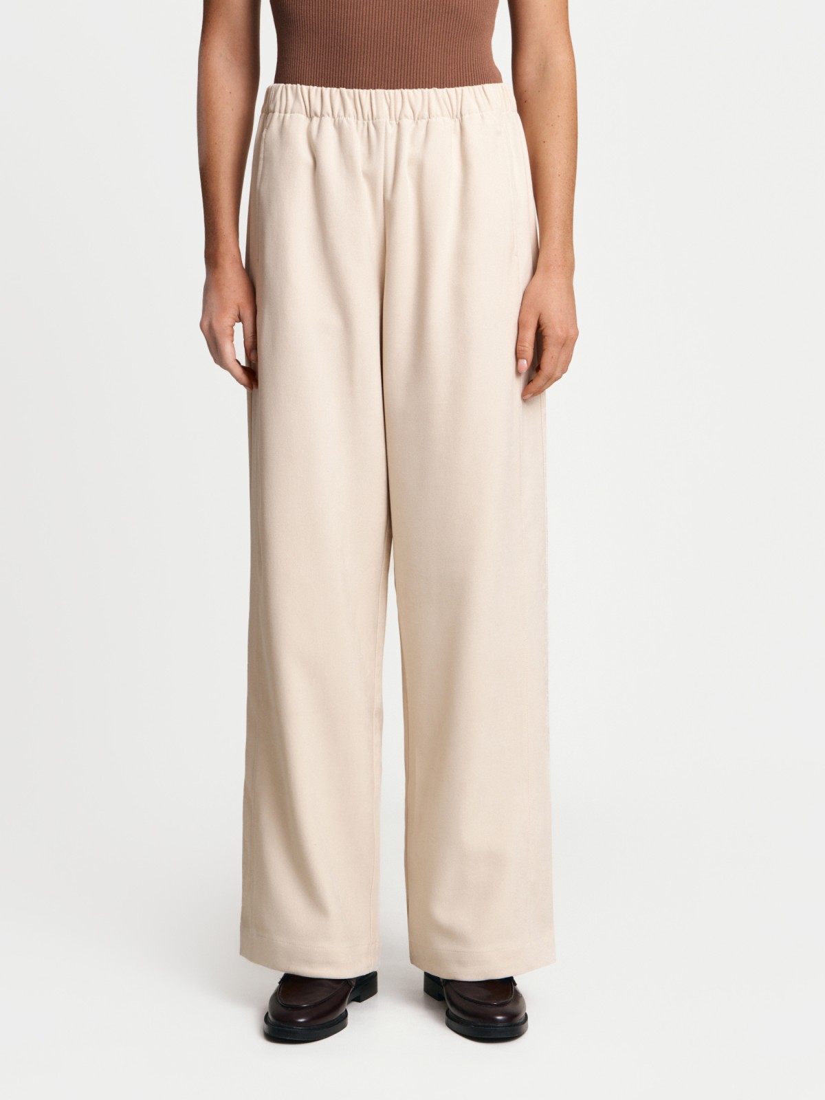 Брюки прямого фасона на резинке