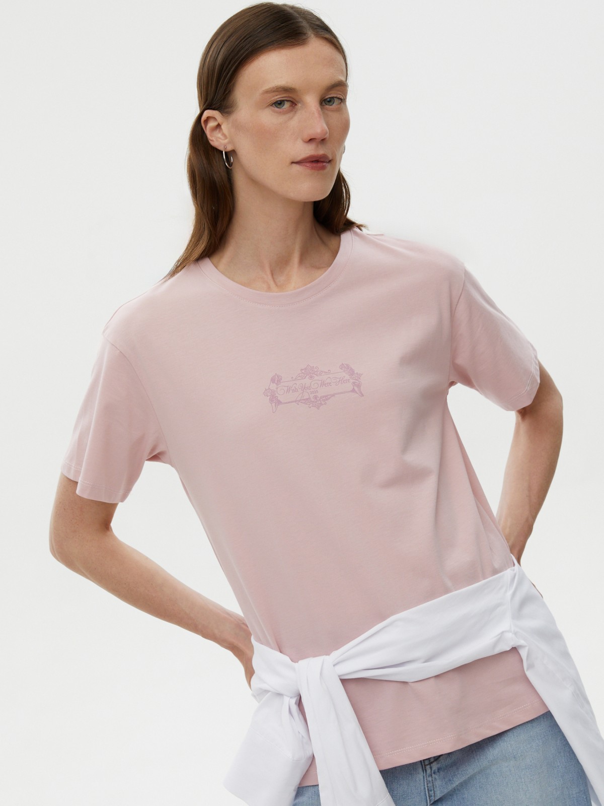 Футболка из хлопка с надписью на спине