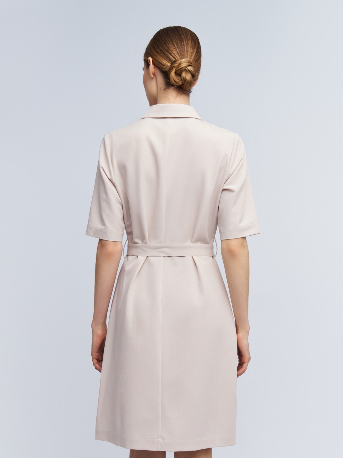 Платье-рубашка с коротким рукавом и ремнём