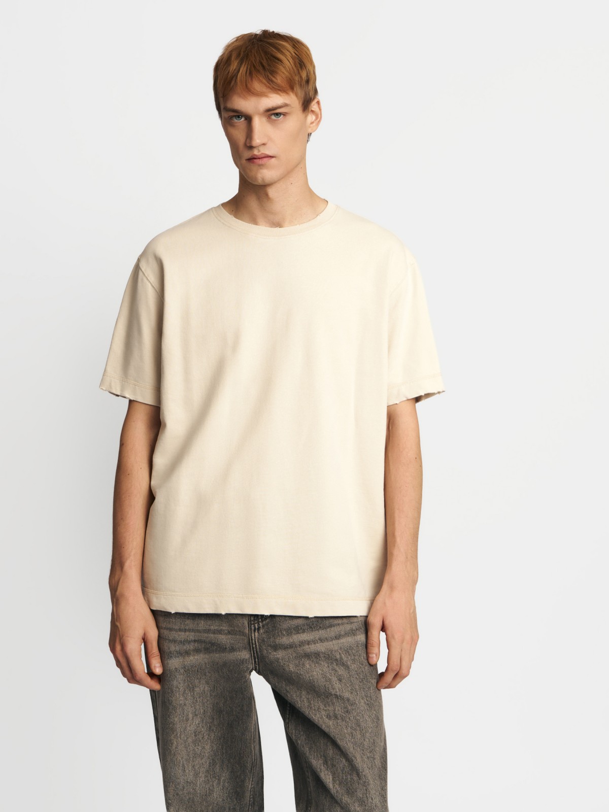 Однотонная базовая футболка из хлопка