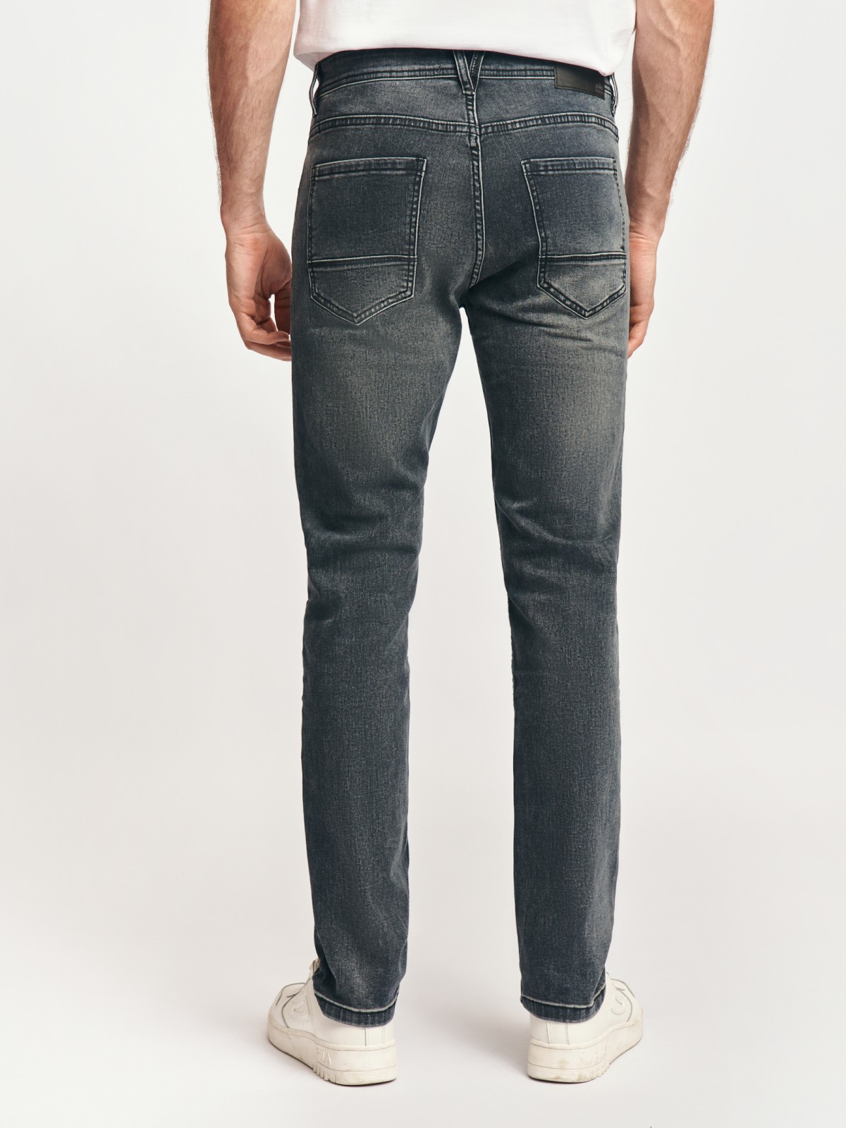 Джинсы фасона Tapered