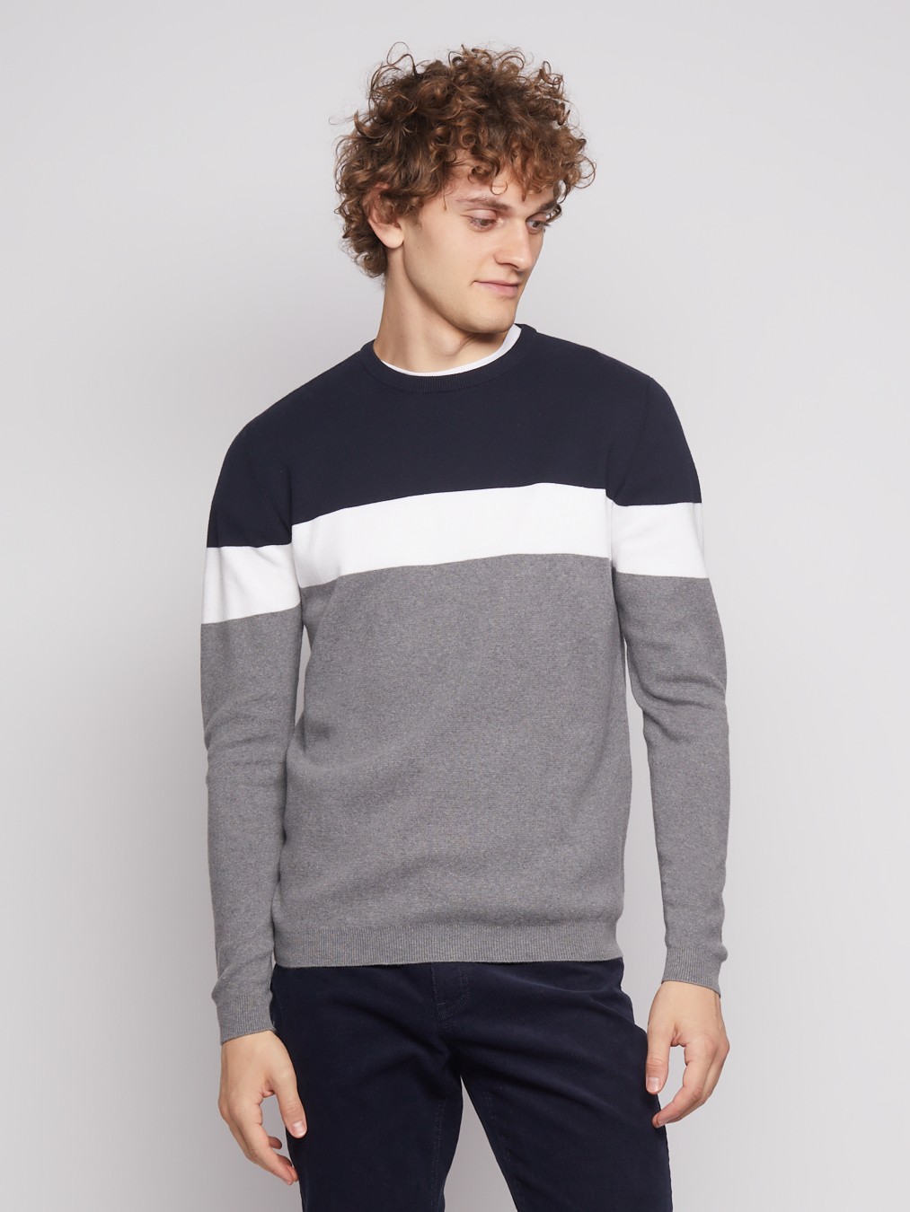 Джемпер в стиле колор-блок