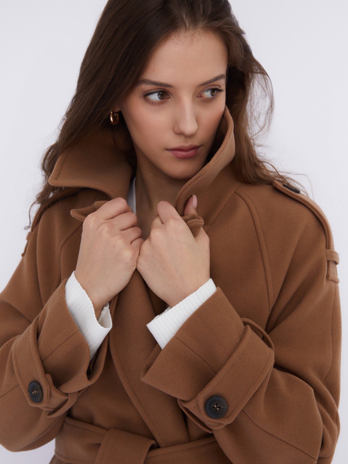 Длинное пальто-тренч без утеплителя на пуговицах с рукавами реглан и поясом zolla 023335866114, цвет бежевый, размер XS - фото 3