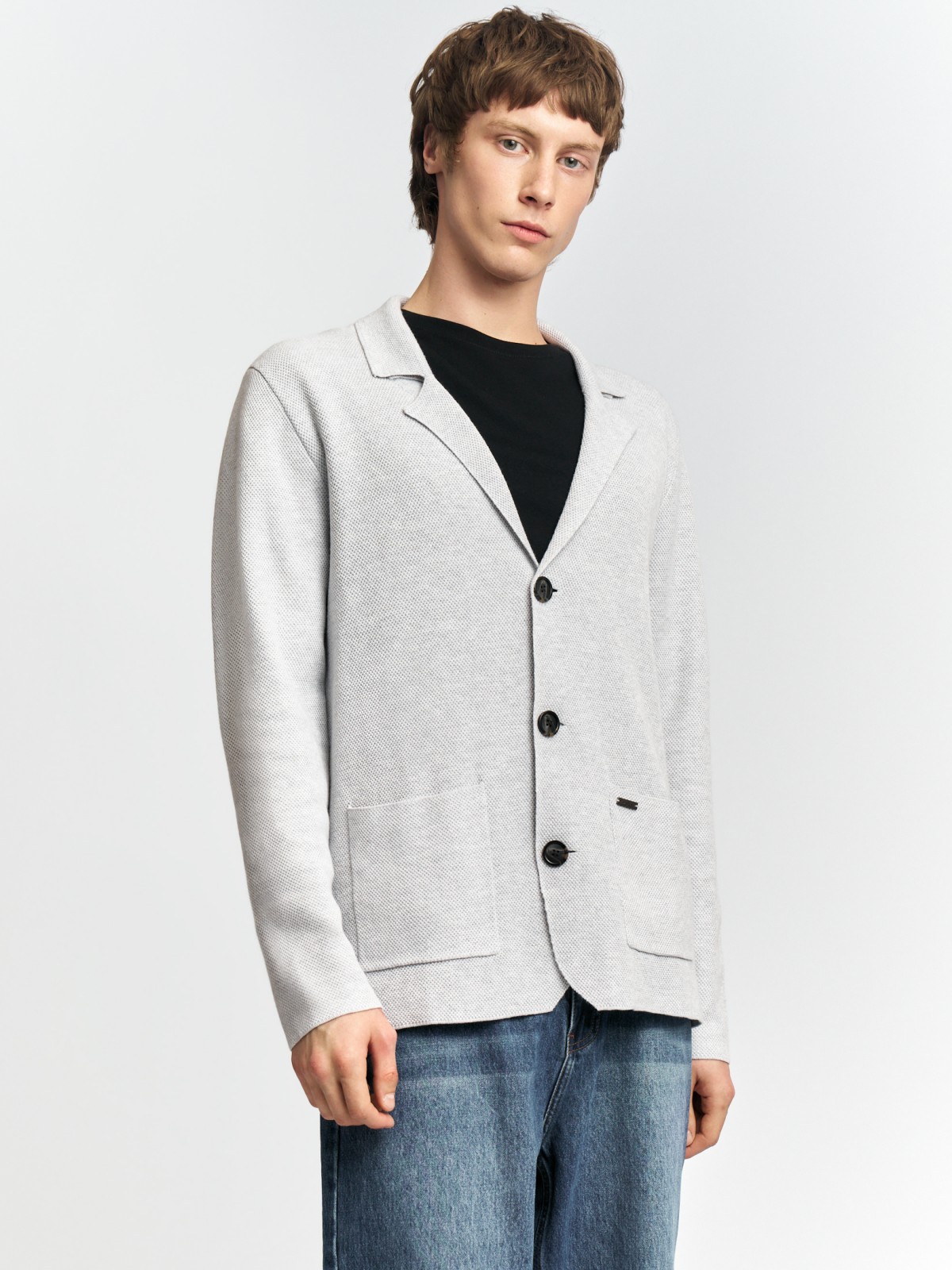 Вязаный кардиган на пуговицах с воротником и карманами