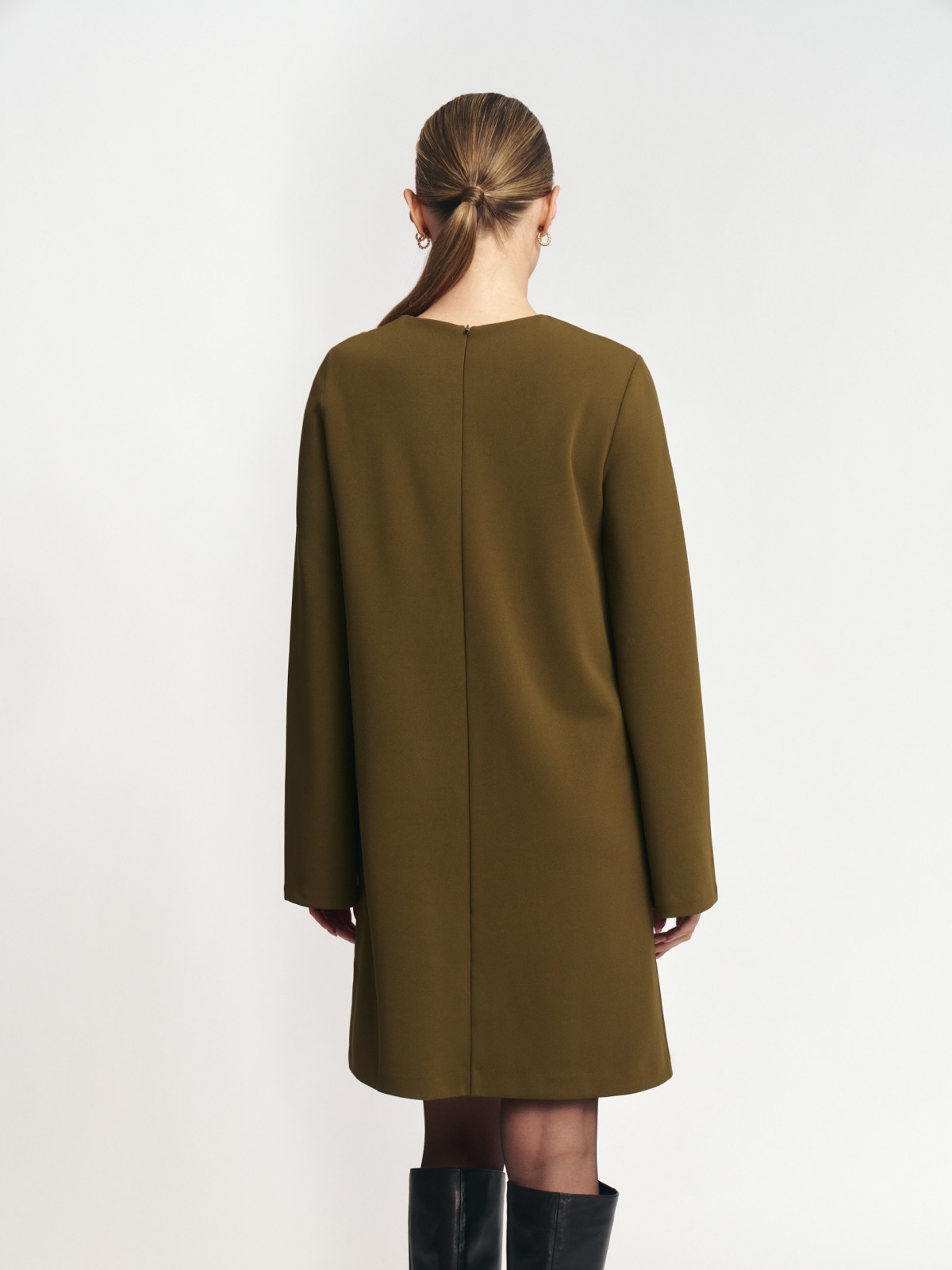 Однотонное платье мини с длинным рукавом