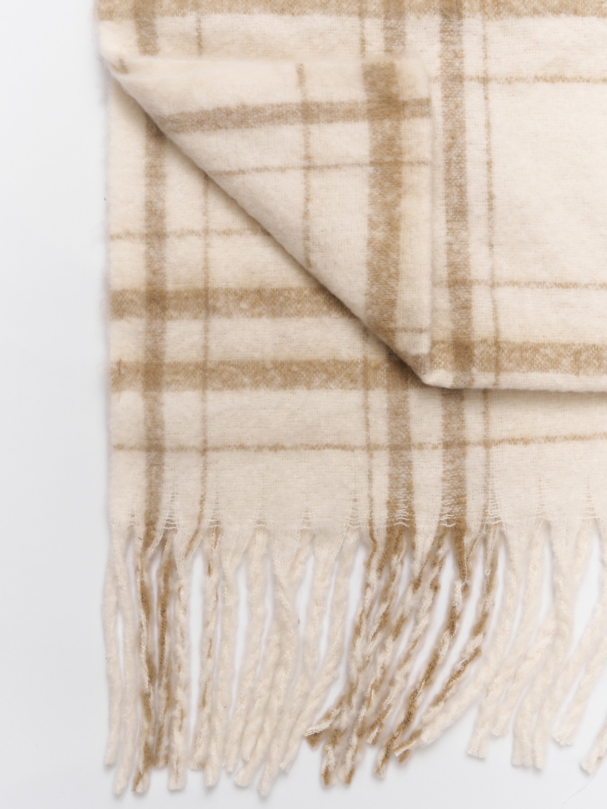 Тёплый шарф в клетку с длинной бахромой