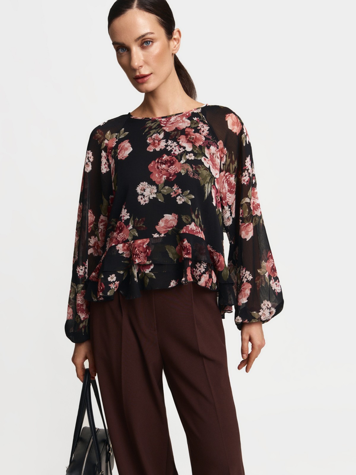 Шифоновая блузка с воланами