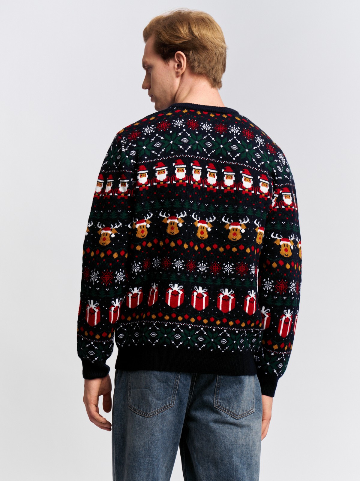 Вязаный джемпер из акрила с новогодним узором