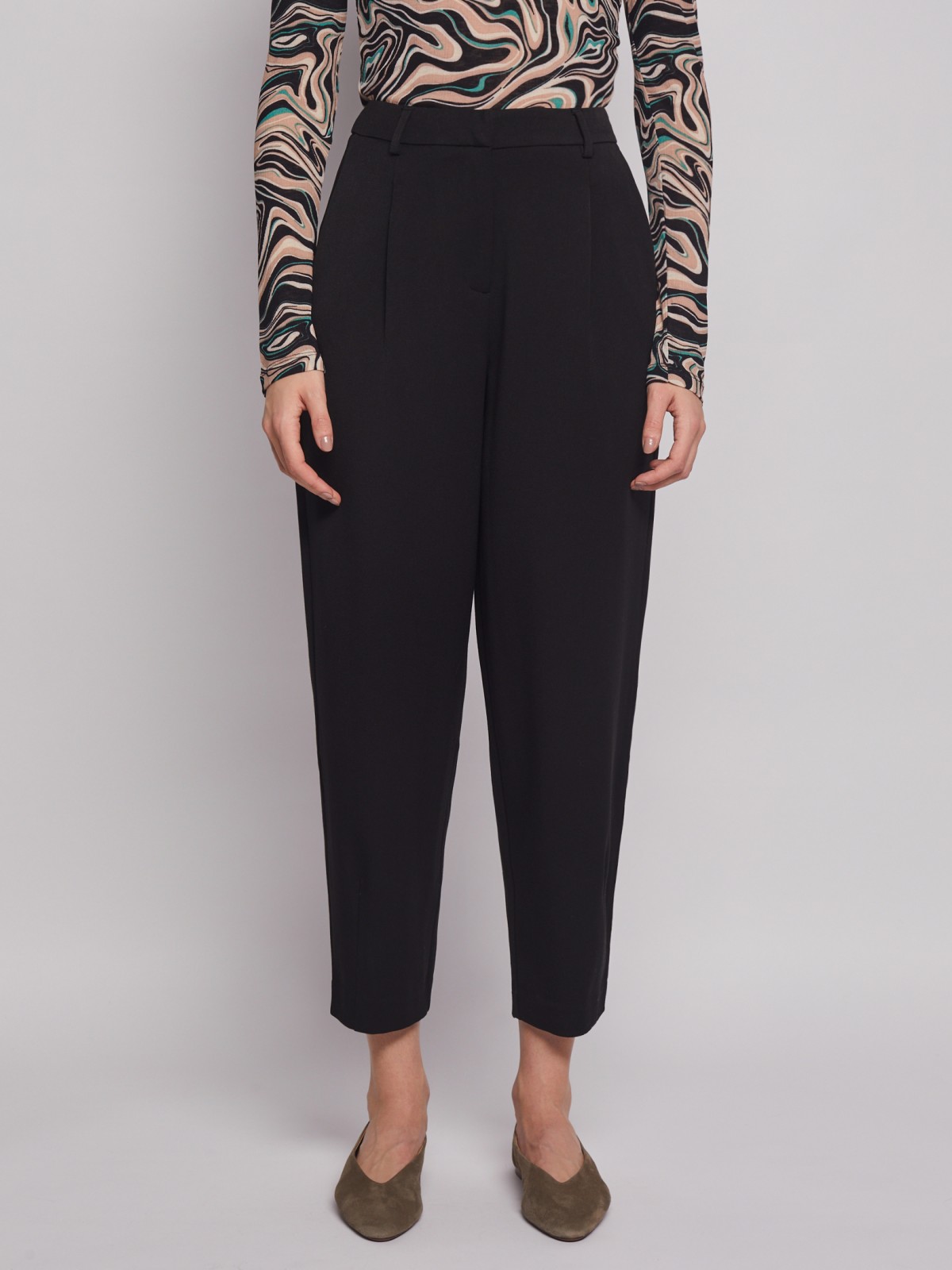 Брюки фасона Carrot