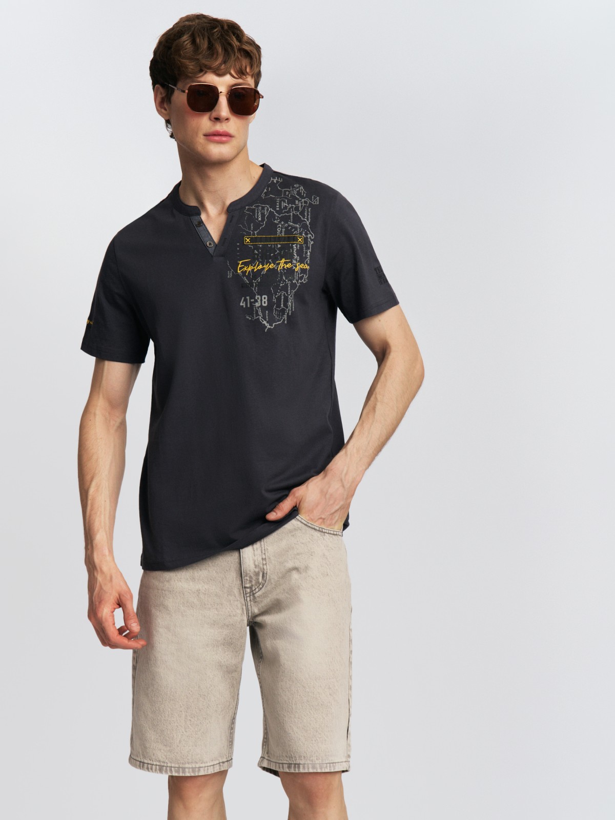 Футболка хенли из хлопка с принтом