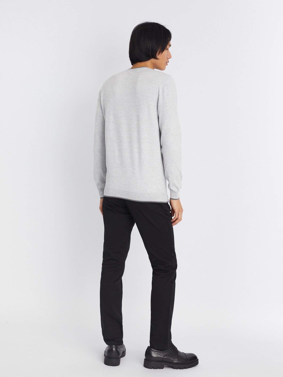 Тонкий трикотажный пуловер с треугольным вырезом и длинным рукавом zolla 213336165022, цвет светло-серый, размер L - фото 6