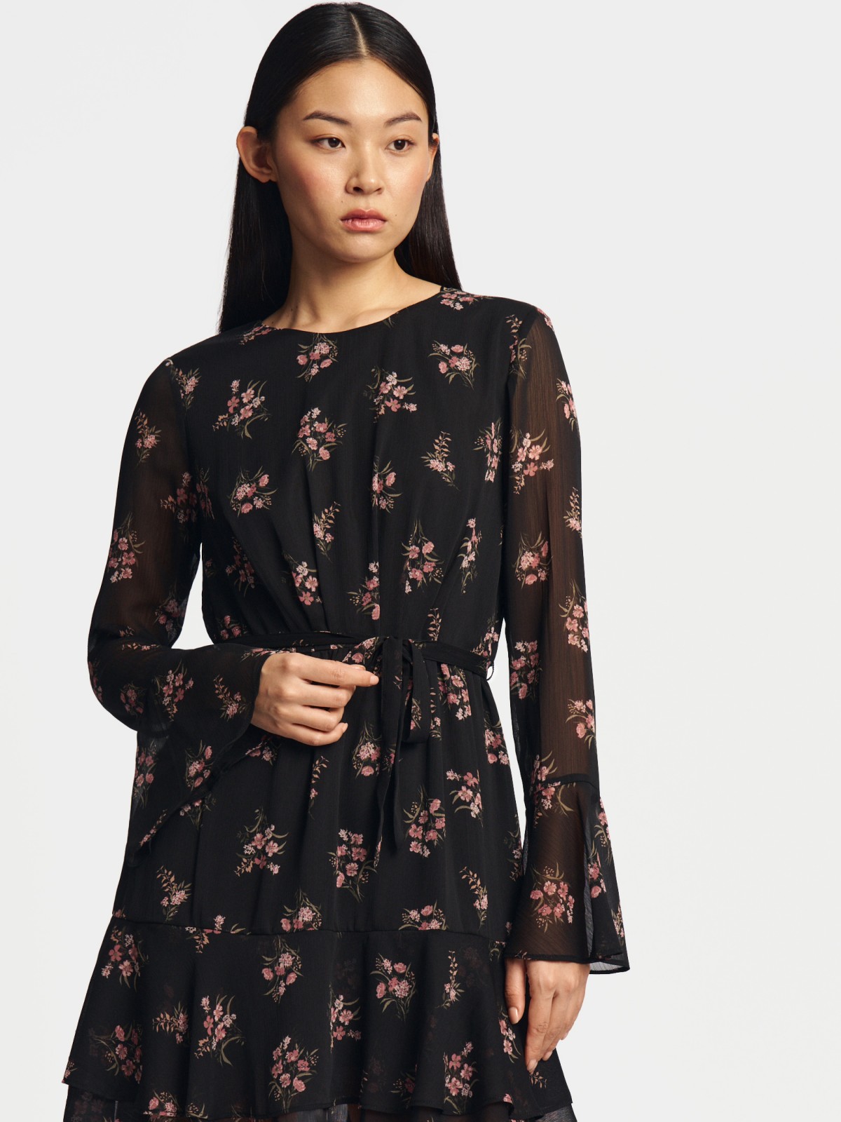 Шифоновое платье мини с ярусным подолом