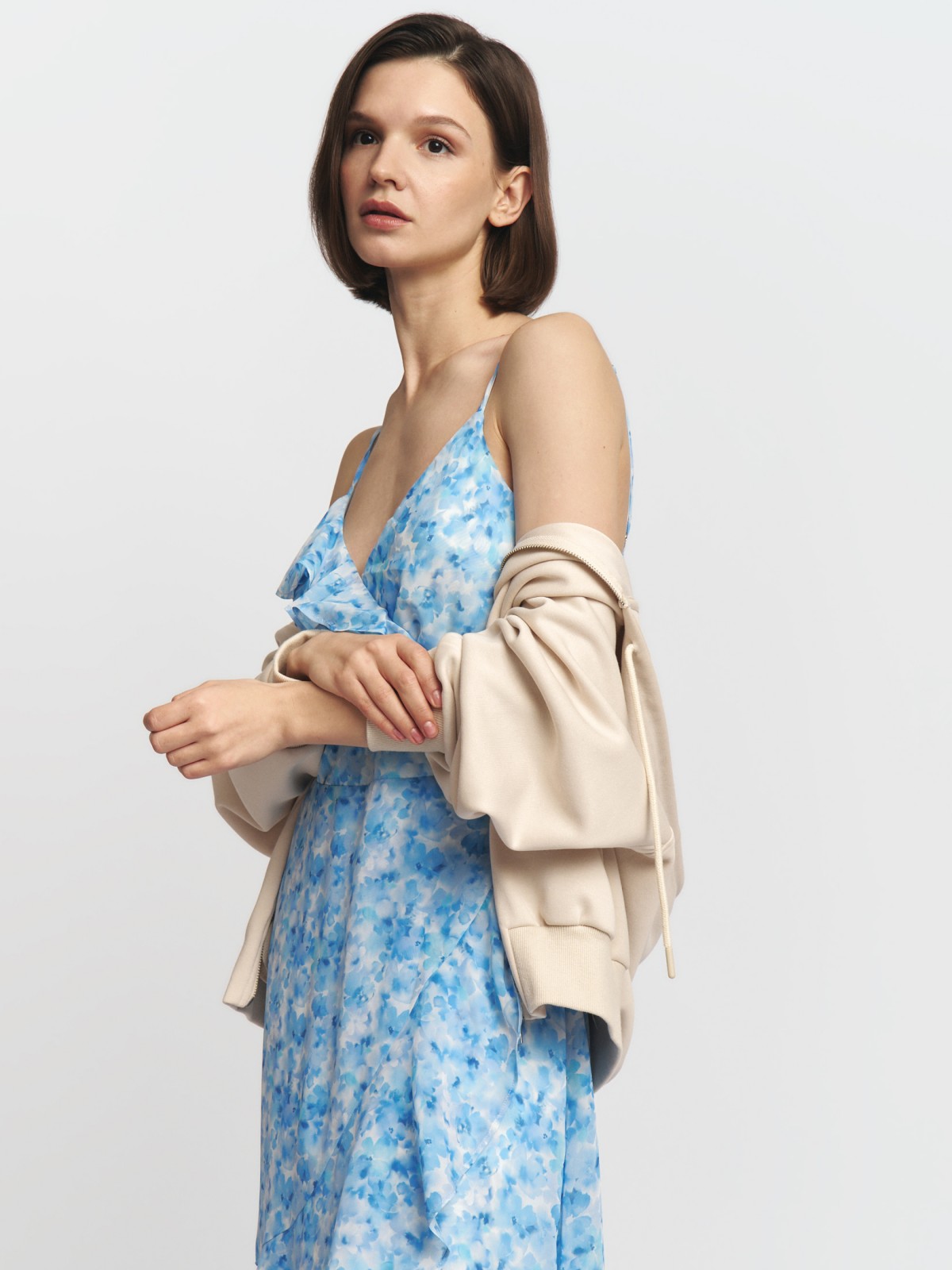 Шифоновое платье-комбинация с воланами