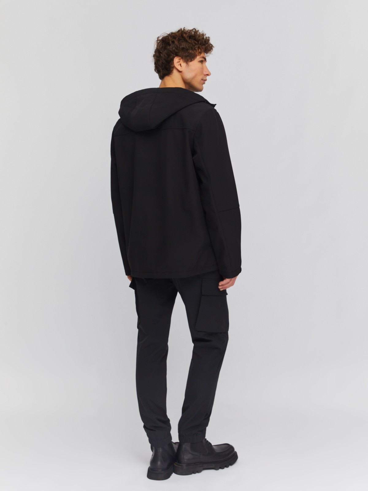 Лёгкая куртка-ветровка с капюшоном zolla 014135602014, цвет черный, размер M - фото 6