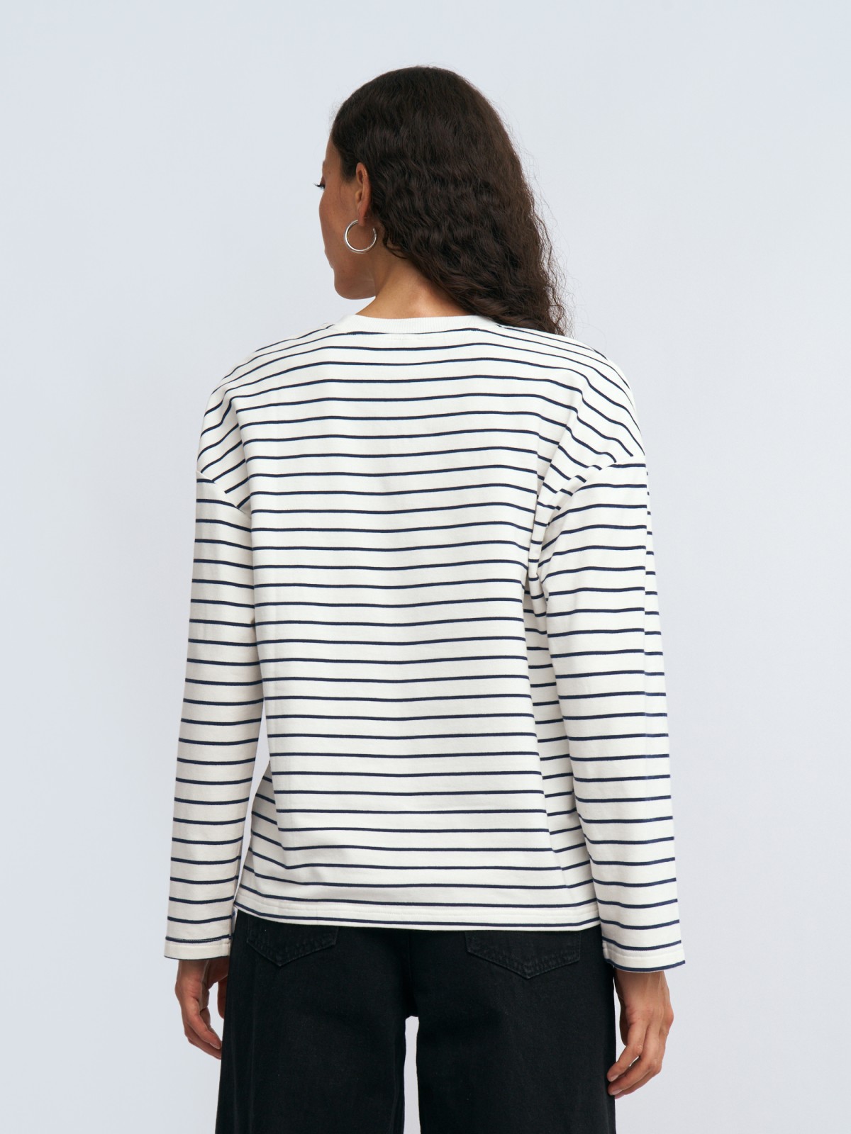 Лонгслив-тельняшка в полоску с принтом