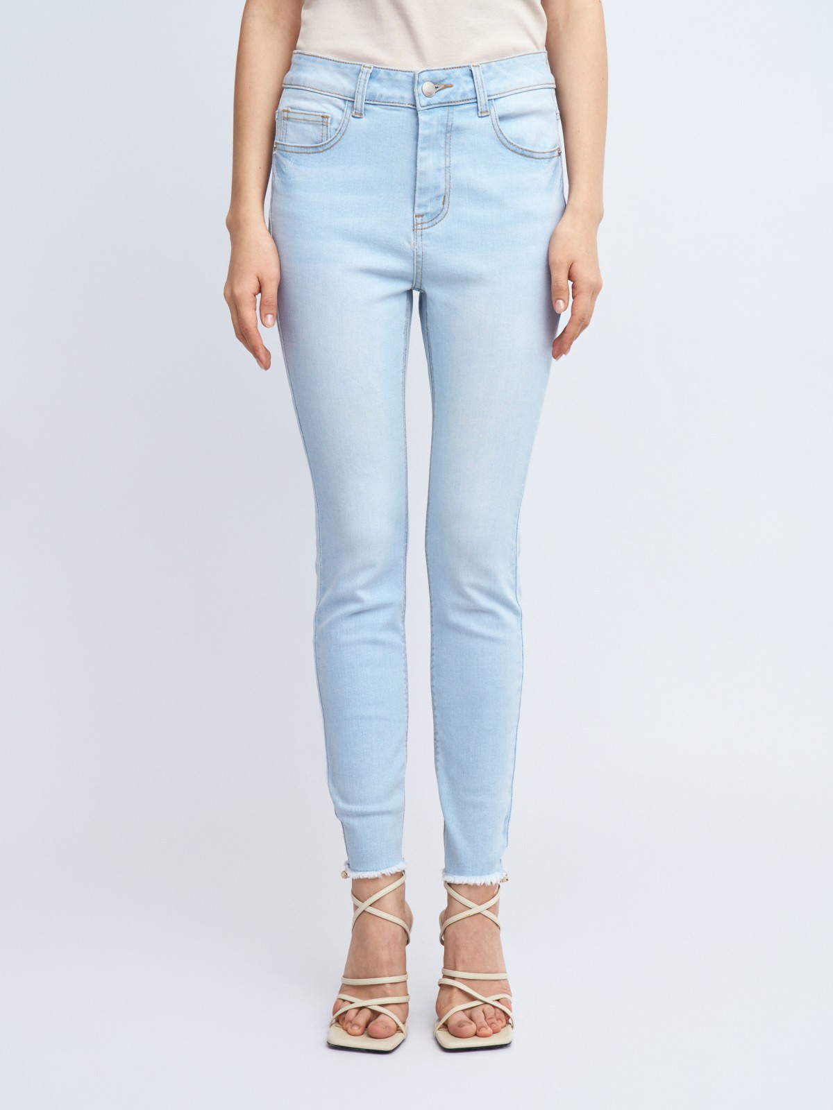 Джинсы силуэта Skinny с бахромой