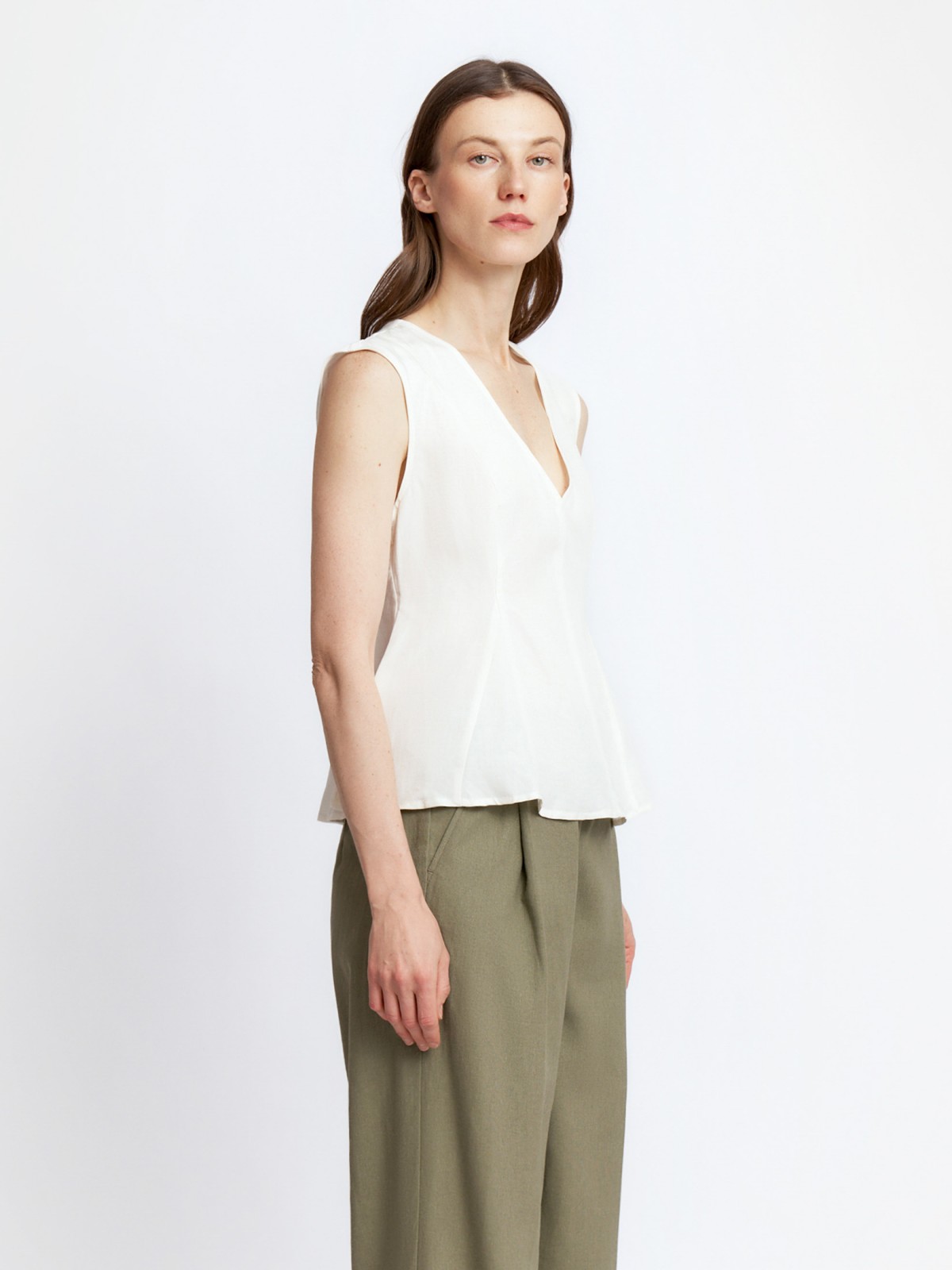 Блузка без рукавов