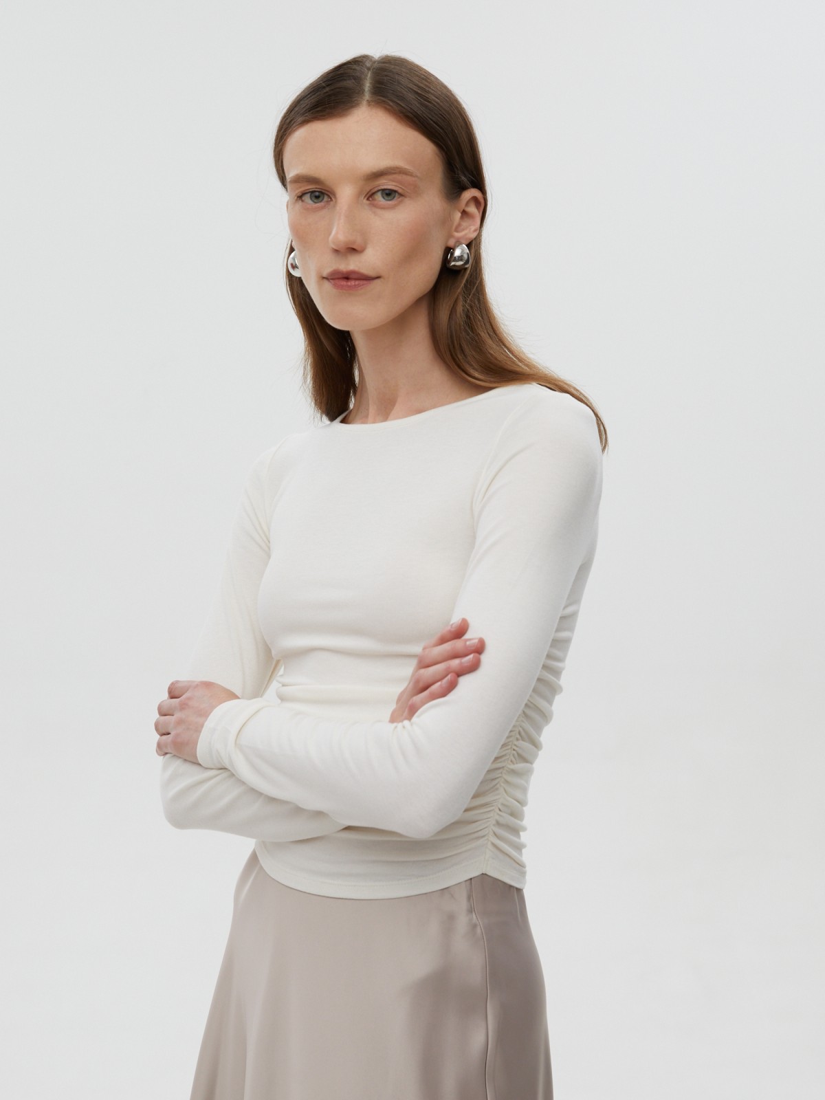 Трикотажный лонгслив с драпировкой