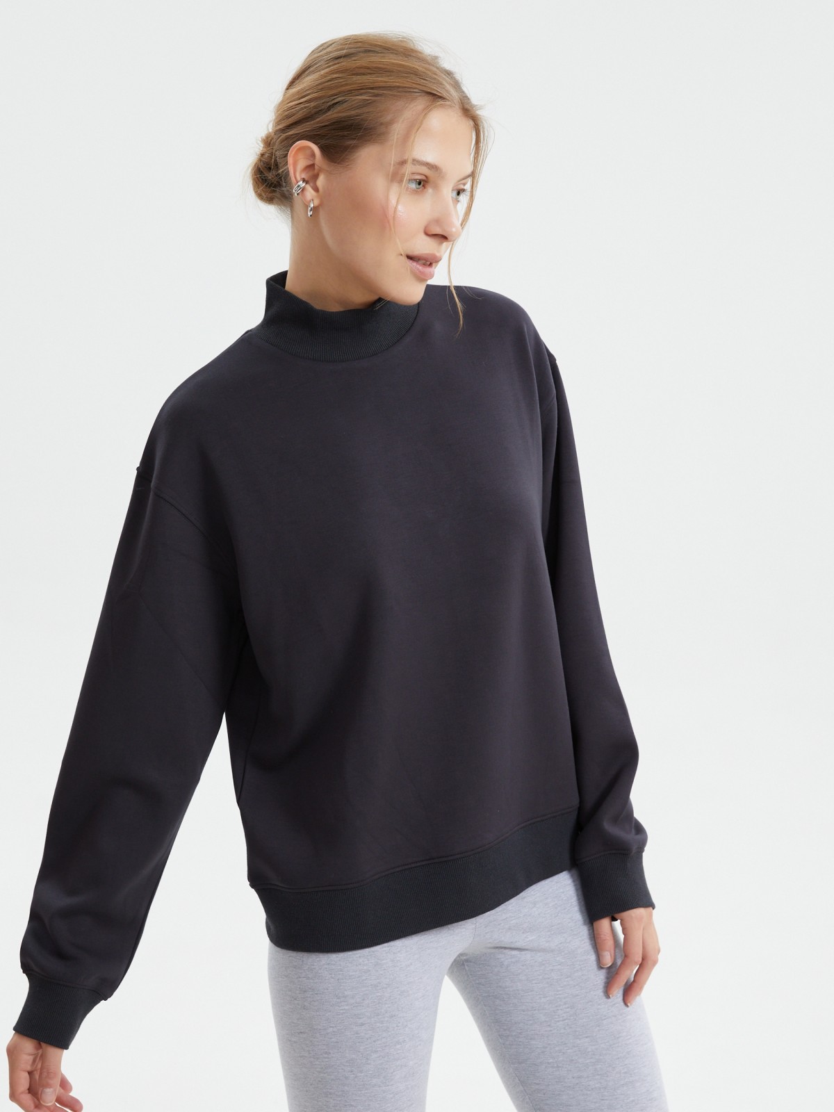 Свитшот с воротником-стойкой