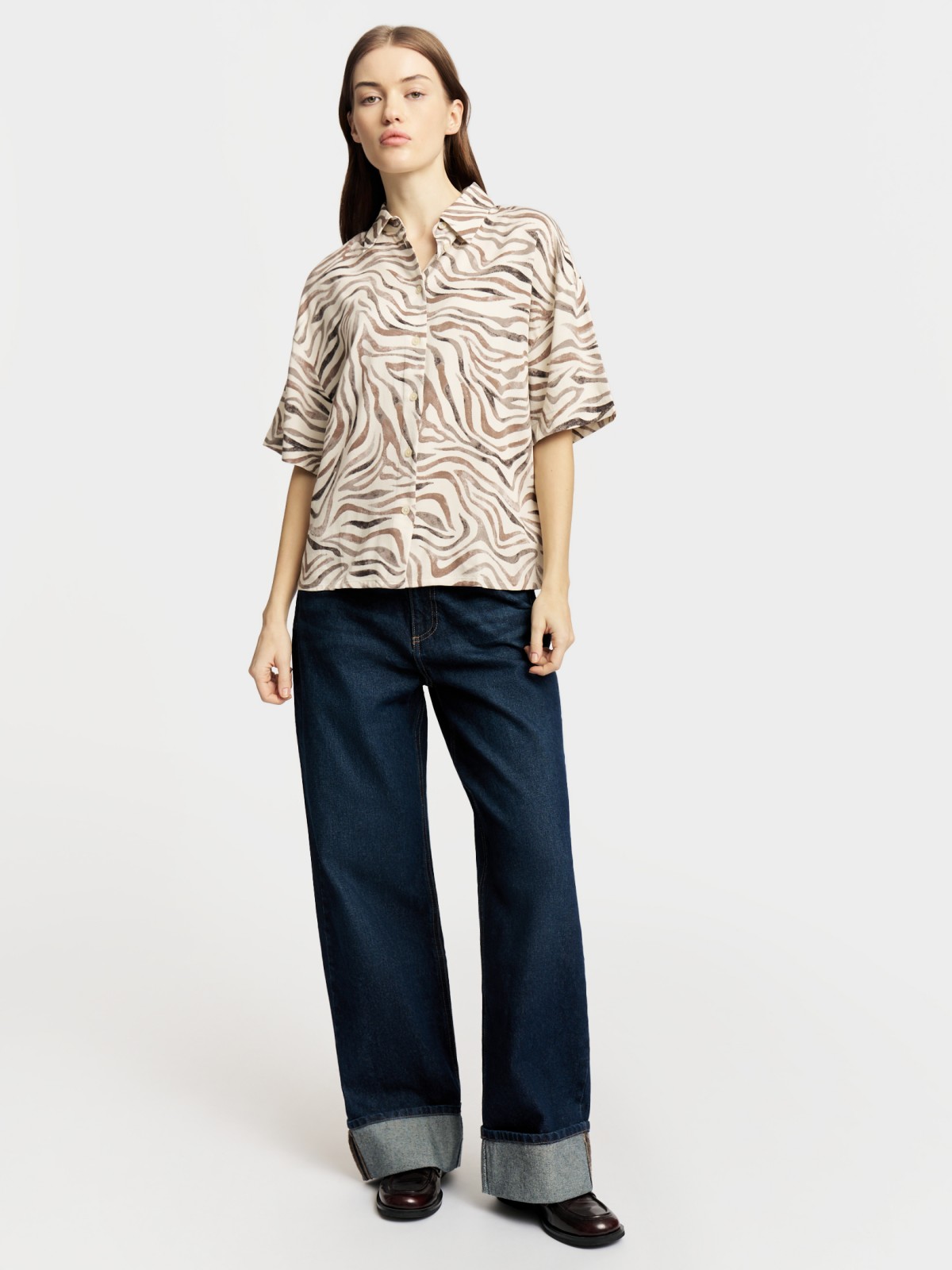 Рубашка из вискозы с коротким рукавом