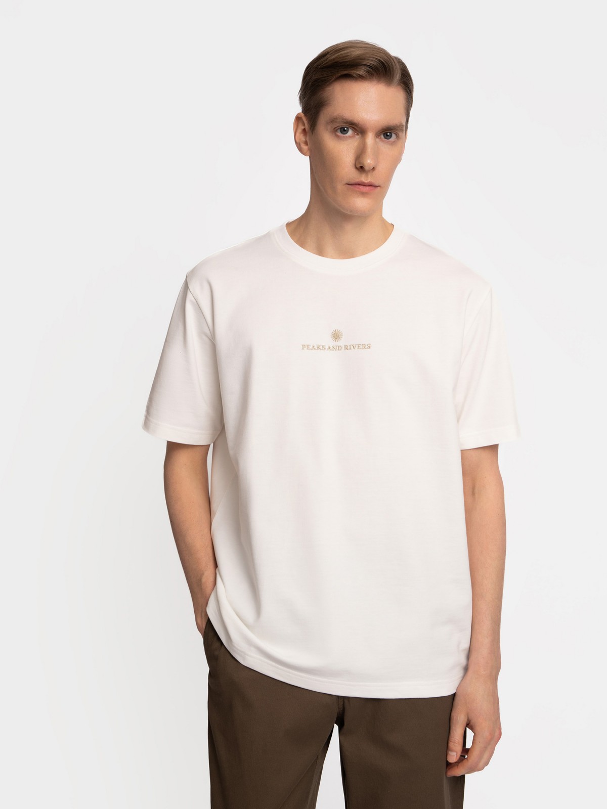 Футболка из хлопка с вышивкой