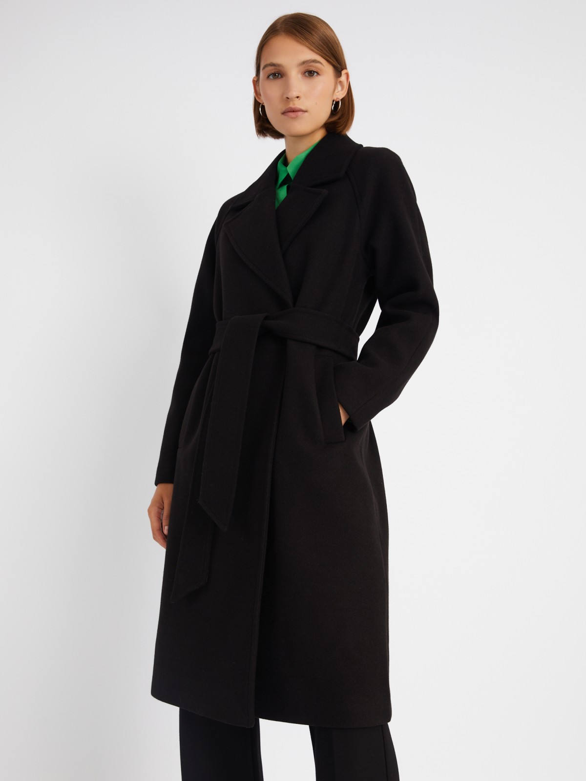 Длинное пальто без утеплителя на кнопках с рукавами реглан и поясом