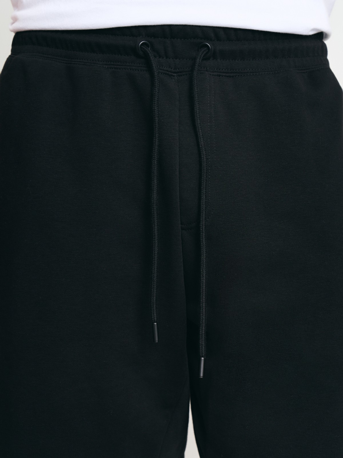 Трикотажные шорты на резинке